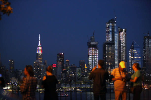 受到公众及 受到公众及